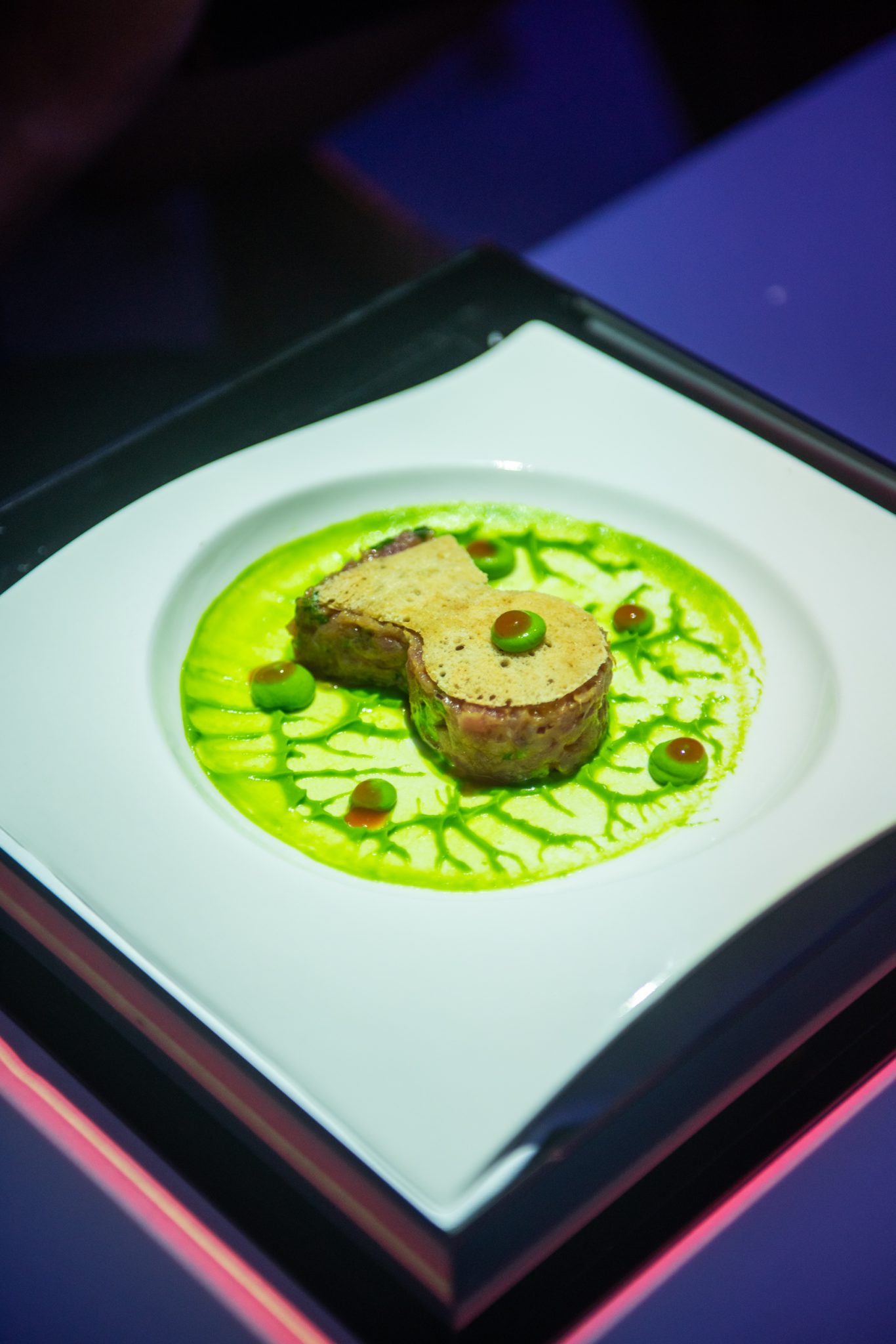 เปิดโลก Fine Dining เหนือจินตนาการ The Magic Table มื้อดินเนอร์ผสมผสาน ...